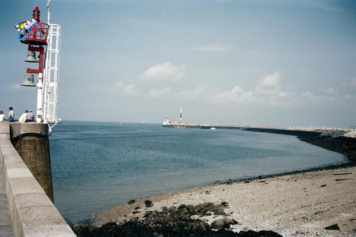 A1999-07_19A_B327_026-Quai des Abeilles-GPS_HG